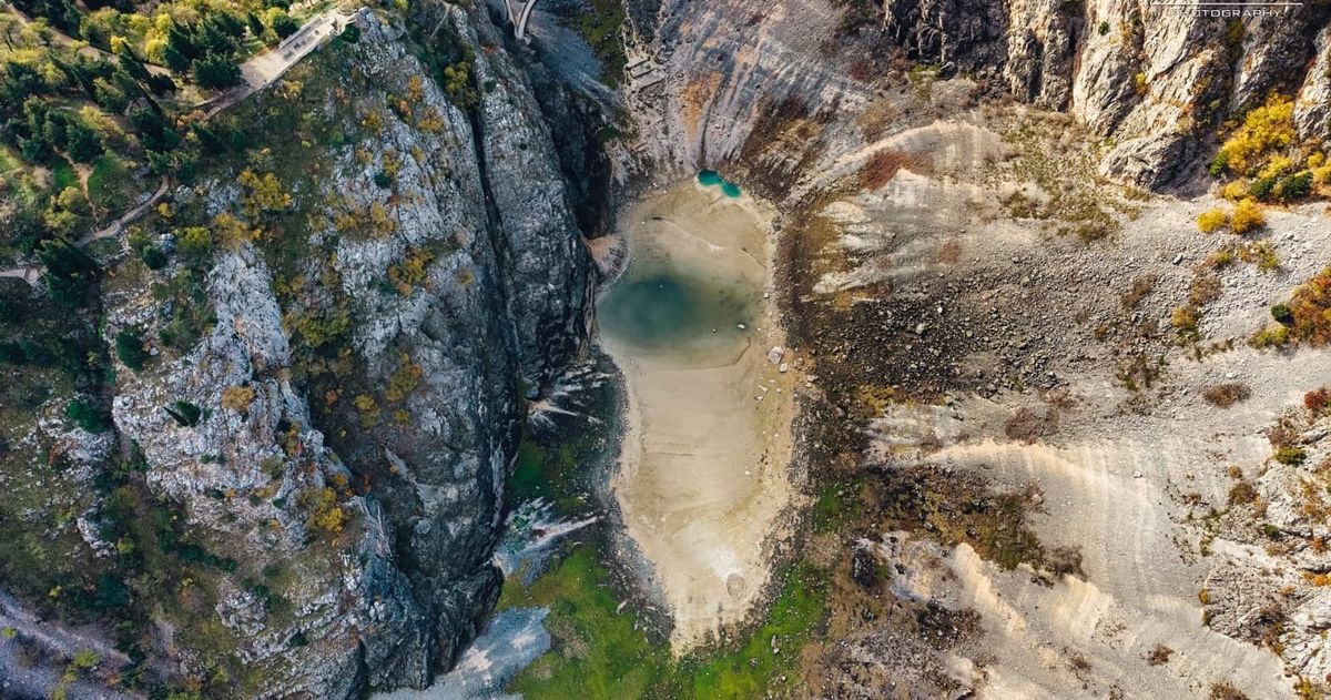 FOTO/VIDEO "Privrilo" Modro jezero - proradila vrela imotskog modrog bisera