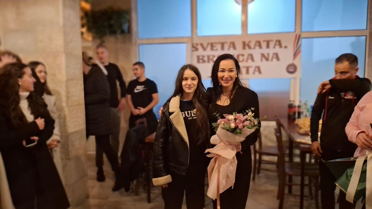 FOTO Sjajan doček naše brončane Katije unatoč jakoj kiši