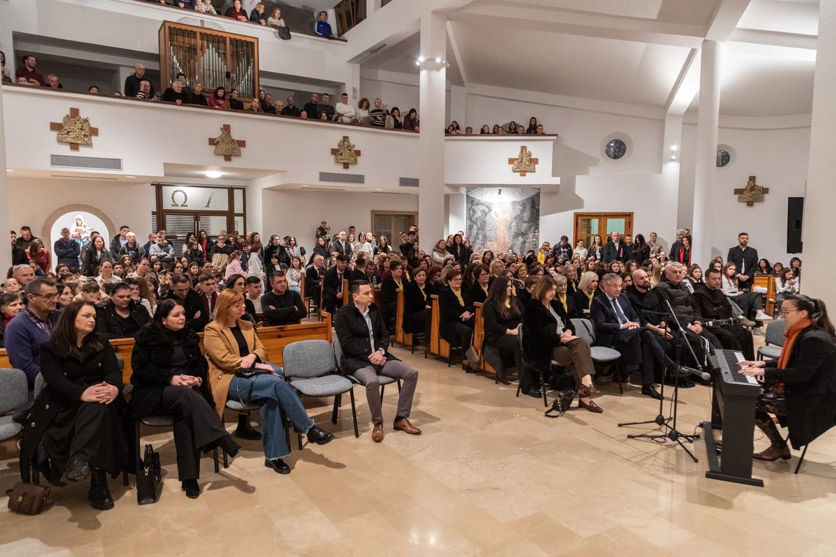 FOTO Završili XX. Dani Matice hrvatske Grude 2025. - Božiću ususret