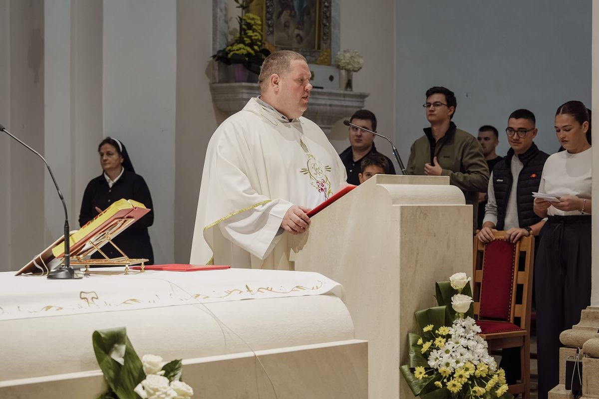 Fra Ivo Rastočić poziva na predavanje o Euharistiji: Izvor vjere i susreta s Kristom