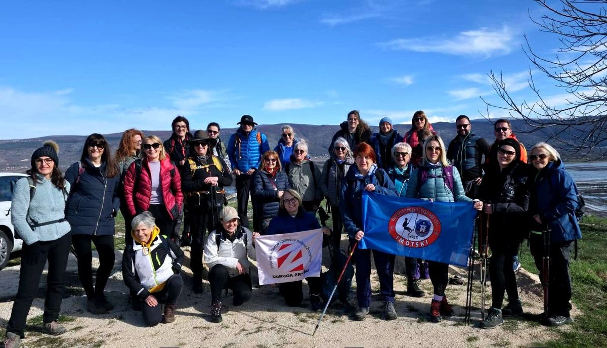 Imotski planinari s članovima udruge Žrvanj obišli stazu Andrijice Šimića