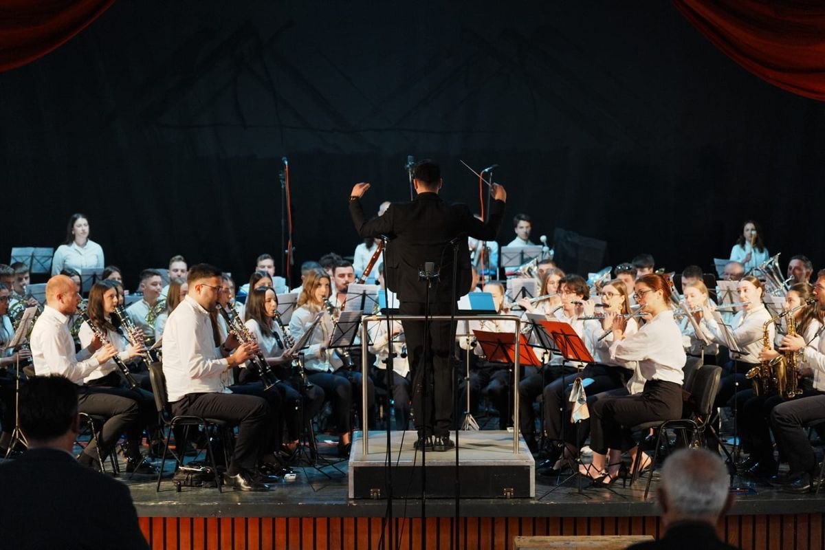FOTO 15. susret puhačkih orkestara naše županije: HPO Gradska glazba Imotski ide na dražavnu smotru