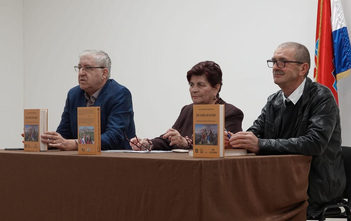 FOTO U Imotskom predstavljena antologija "Od Jadra do Baške" Ante Nadomira Tadića Šutre