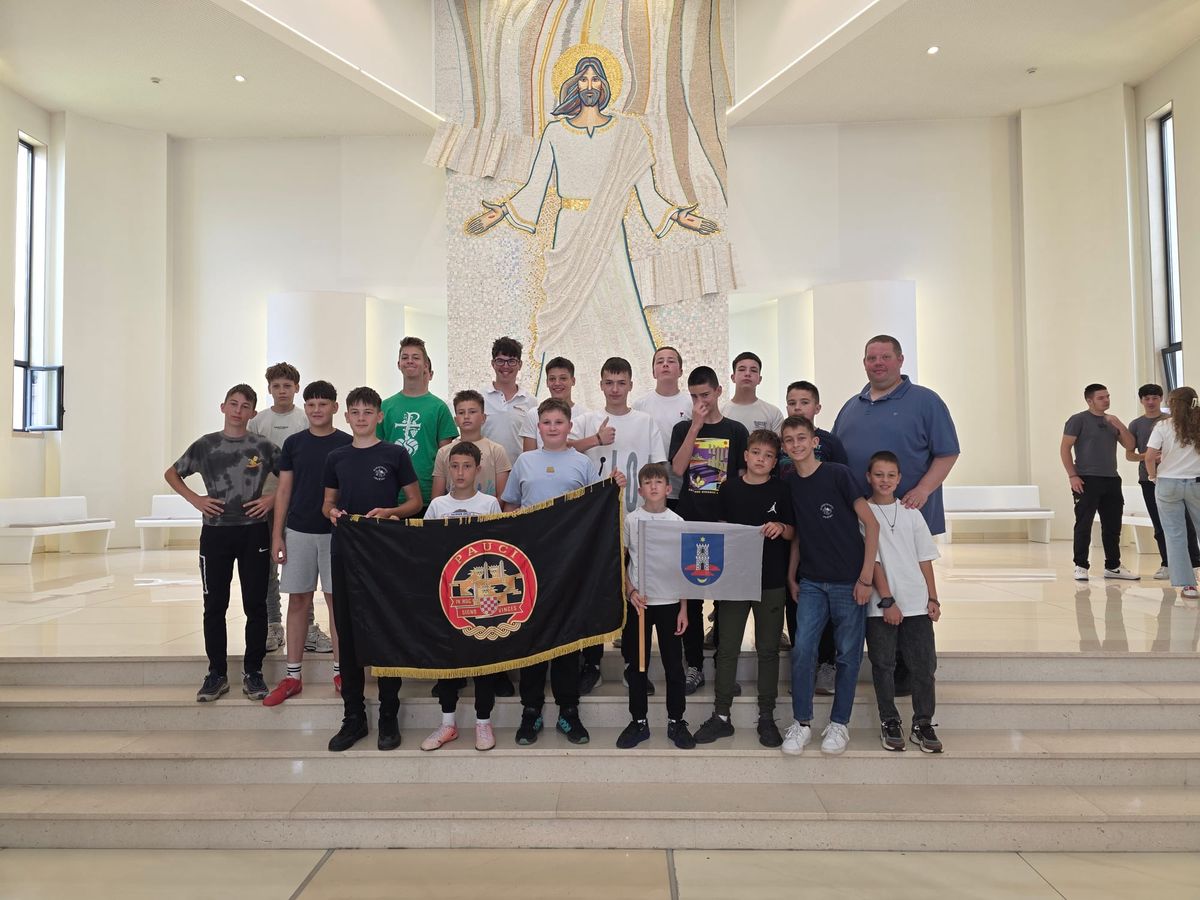 Imotski ministranti zablistali u Kninu: Donijeli medalje, pehar za fair play i priznanje za najboljeg igrača