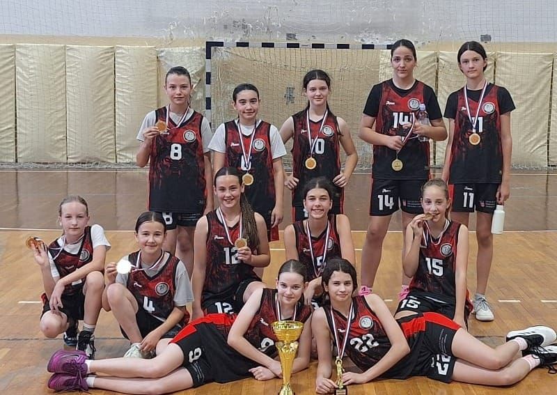 Mlade košarkašice ŽKK Rhea Imotski pokorile turnir u Solinu i osvojile zlato
