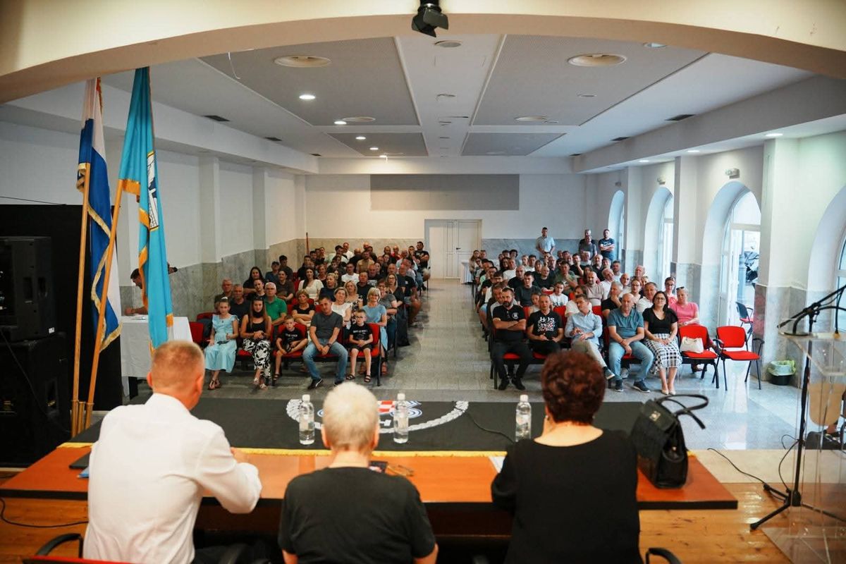 FOTO Proložac se poklonio Jean-Michelu Nicolieru: emotivna promocija knjige i susret koji će se dugo pamtiti