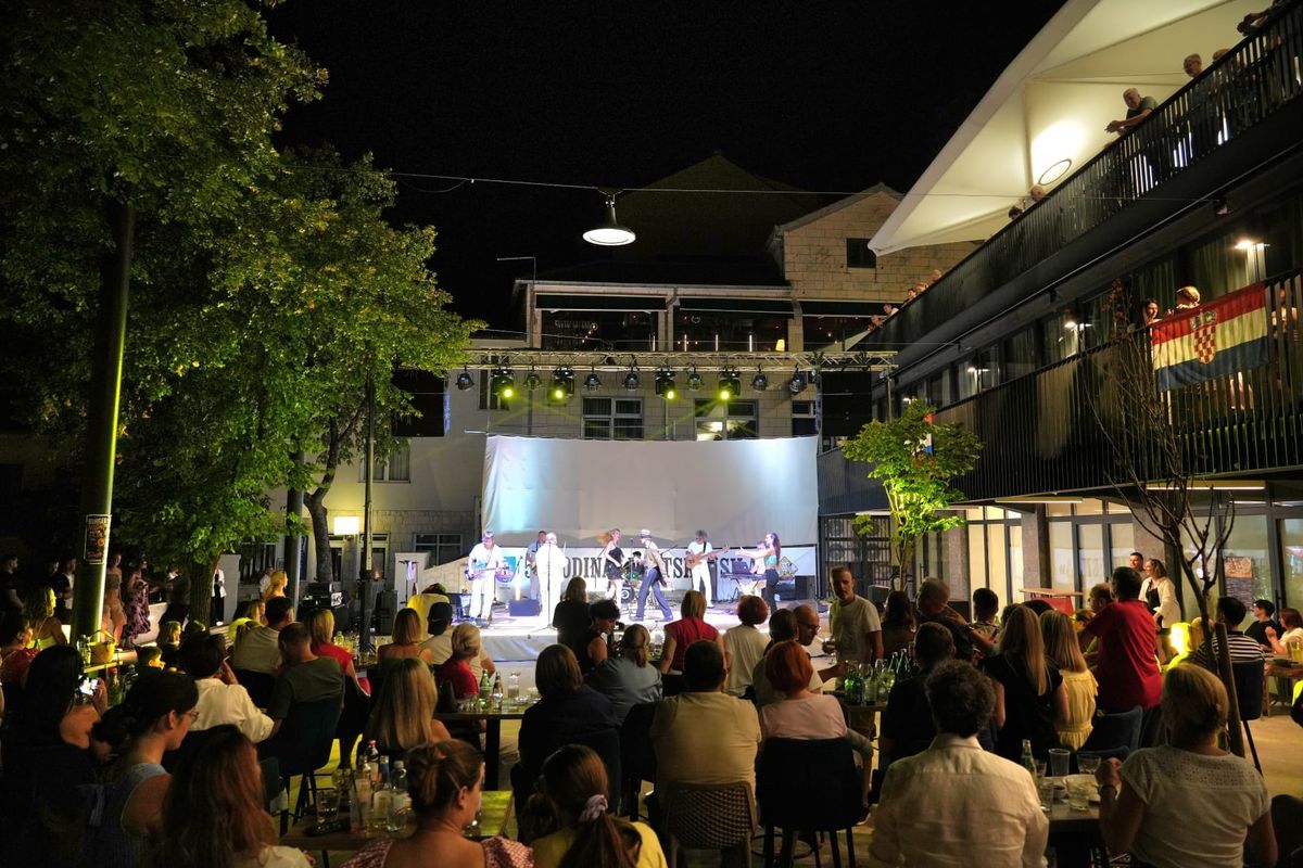 FOTI Soul Fingers zapalili imotsku pijacu: Plesalo se i pjevalo uz najveće soul i funk hitove