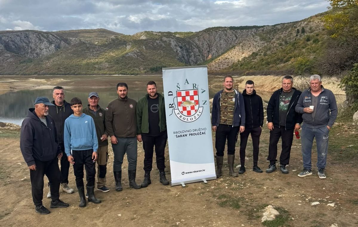 FOTO RD "Šaran" provelo hvalevrijednu akciju: Zasukali rukave i krenuli u čišćenje Vrljike, Prološkog blata i Zelenog jezera
