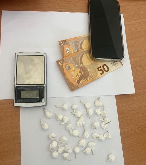27-godišnjak spriječen u preprodaji droge, oduzet kokain i vaga