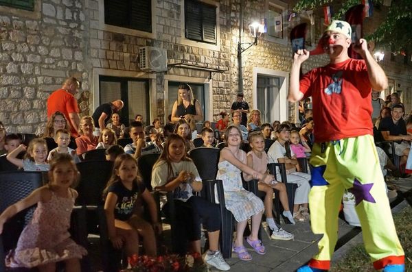 U predivnom ozračju uz dječji smijeh predstavom "Klaun Spartanko" zatvorena su ovogodišnja 49. "Imotska sila"