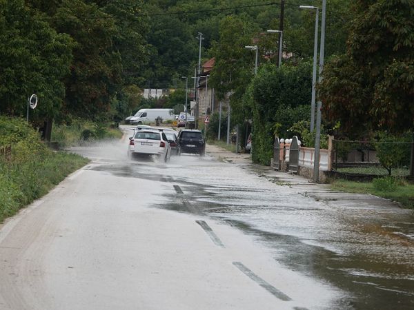 Podbablje, Zmijavci i Runovići satima bez struje, ekipe HEP-a na terenu, loše vrijeme otežava radove