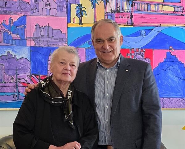 ŽUPANIJSKI TJEDNIK Medaljon kralja Tomislava župan Boban dodijelio majci Jean-Michela Nicoliera, Lyliani Fournier