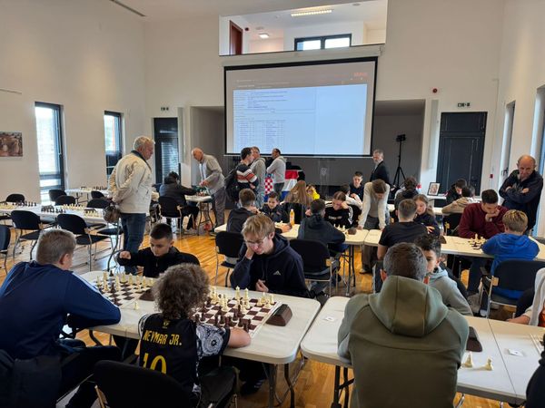 FOTO U Aržanu održan 1. memorijalni šahovski turnir u čast šahovskog virtuoza Stjepana Žaje
