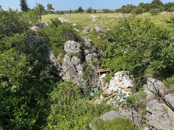 Odobrena sredstva: uklanja se otpad iz Čaline jame u Općini Runovići