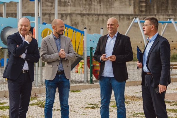 Ministar Šipić posjetio Zmijavce: "I dalje ćemo pružati snažnu potporu općini koja bilježi pozitivan prirodni prirast"