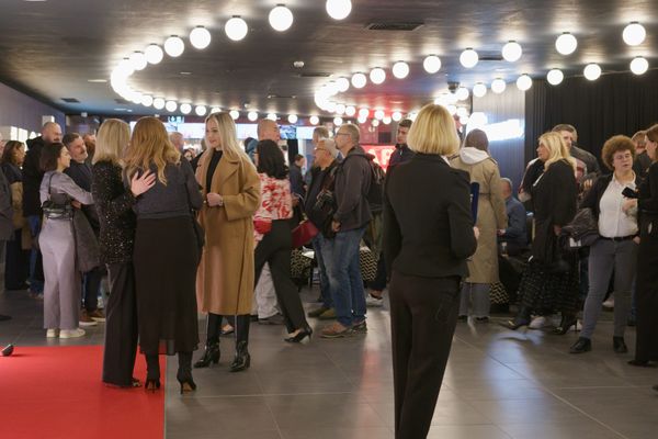 U čak tri dvorane u Zagrebu s ponosom i poštovanjem gledan dokumentarni film o nezaustavljivoj hrabrosti Velimira Đereka Sokola