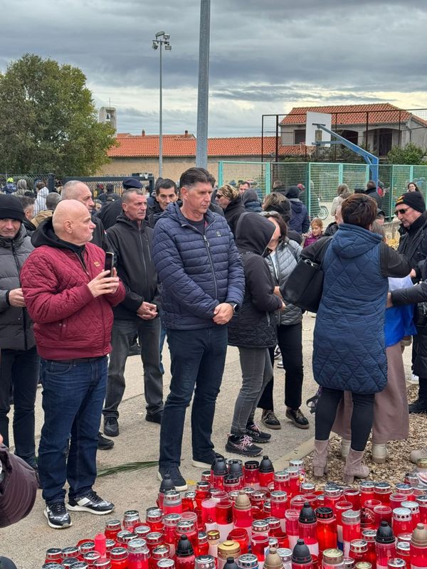 Luka Kolovrat u Škabrnji: "Vukovar i Škabrnja zauvijek će ostati mjesta koja su pokazala što znače hrabrost, žrtva i ljubav prema domovini"