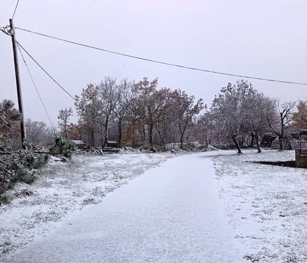 FOTO/VIDEO Zabijelili se viši predjeli Imotske krajine - bez zimske opreme ne krećite na put