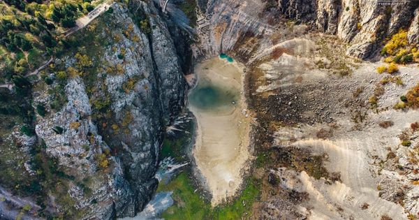 FOTO/VIDEO "Privrilo" Modro jezero - proradila vrela imotskog modrog bisera