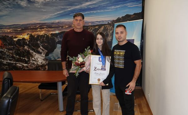 Brončana Katija Kvasina i trener Frano Kutleša na primanju kod gradonačelnika