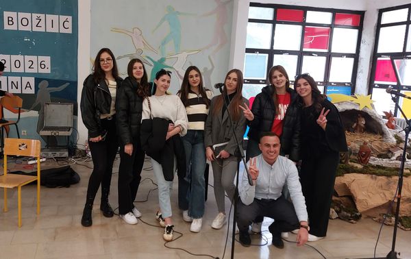 FOTO/VIDEO Božićna priredba Obrtničko-industrijske i Tehničke  škole  Imotski