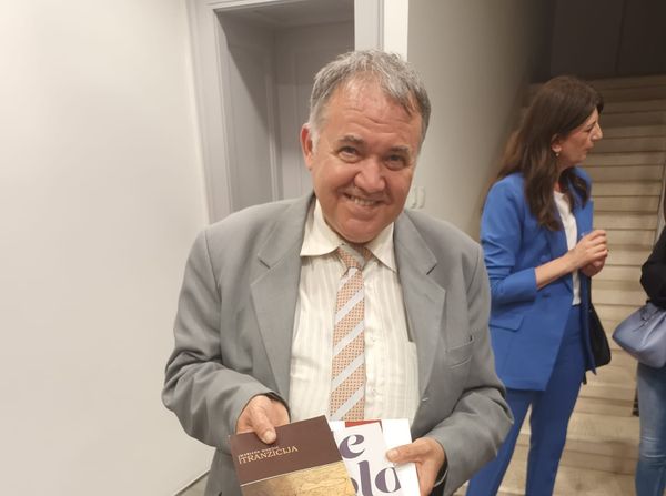 U Zagvozdu predstavljanje romana „Orlovača“ autora prof. Marijana Mandića