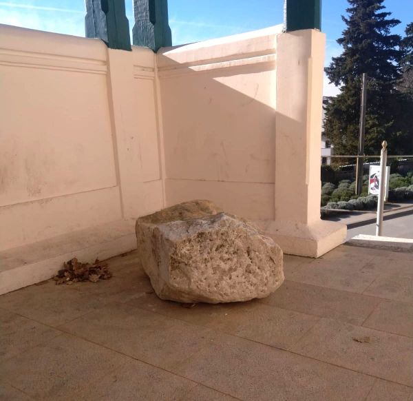 VANDALIZAM U IMOTSKOM Oštećen muzejski artefakt ispred Zavičajnog muzeja