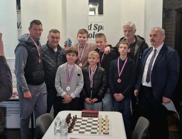 Učenici OŠ "Tin Ujević" Krivodol treći na županijskom natjecanju u šahu