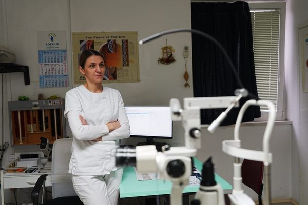 FOTO/AUDIO Vrijedna donacija oftalmološkoj ordinaciji u Imotskom - biomikroskop stavljen u funkciju