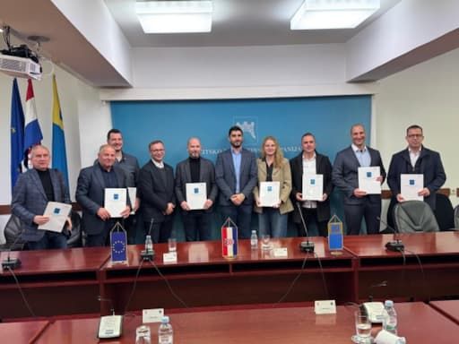 Zmijavci i Runovići potpisali ugovore: Županija dodijelila 100.000 eura za projekte "Jesen-zima kulture" u 2026.