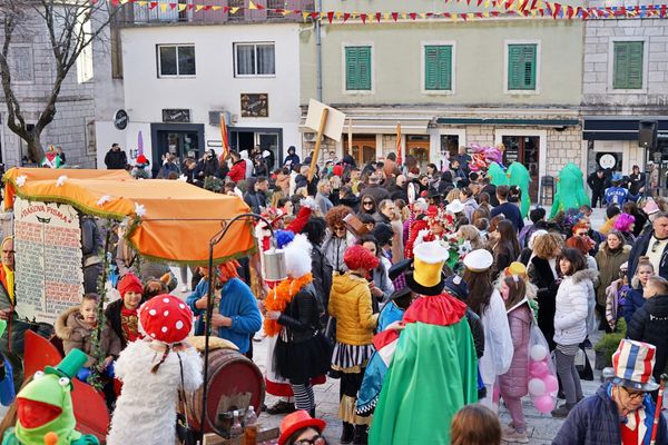 Bakova povorka u nedjelju ulicama Imotskog – vrhunac ovogodišnjih poklada u Imotskom