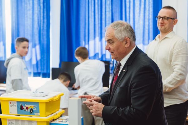 Županijski tjednik: Nova računala za imotsku školu, energetska obnova makarske srednje škole, pripreme za protupožarnu sezonu