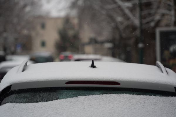 Sutra obilne snježne padaline u Lici i Gorskom kotaru – ne idite na put bez zimske opreme