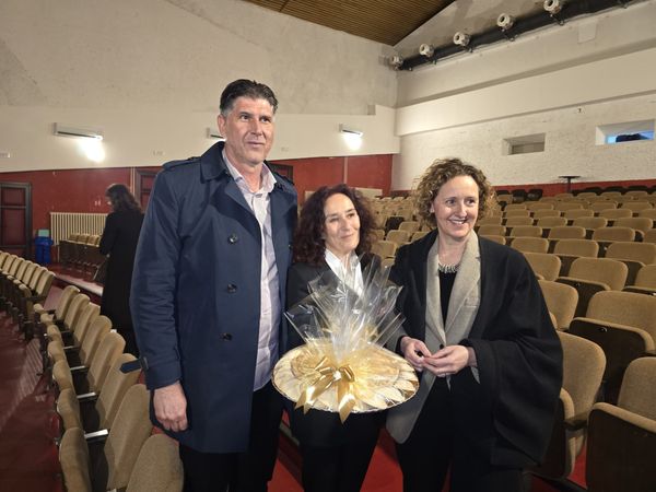 FOTO/AUDIO Nina Obuljen Koržinek u posjetu Imotskom: uručen ugovor za nabavu novig kinoprojektora