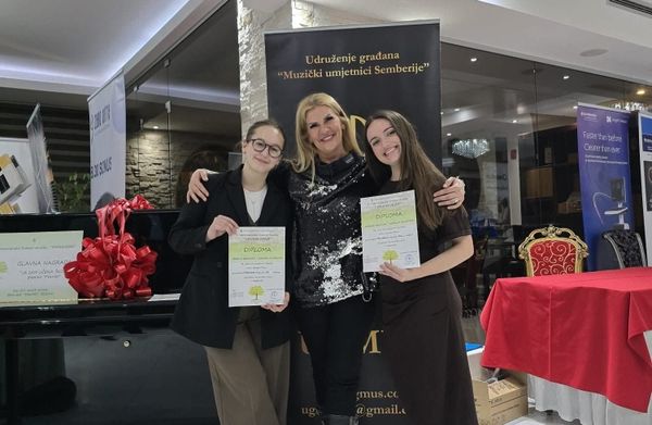 Tri prve nagrade: mlade imotske pijanistice briljirale na međunarodnom natjecanju Primavera