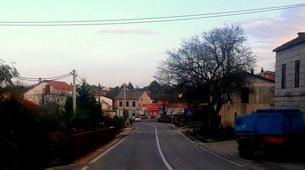 U Grubinama vozilom oboren pješak, jedna osoba ozlijeđena