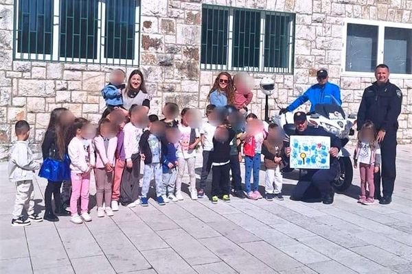 Policijski službenici PGP Imotski posjetili dječji vrtić u Zagvozdu