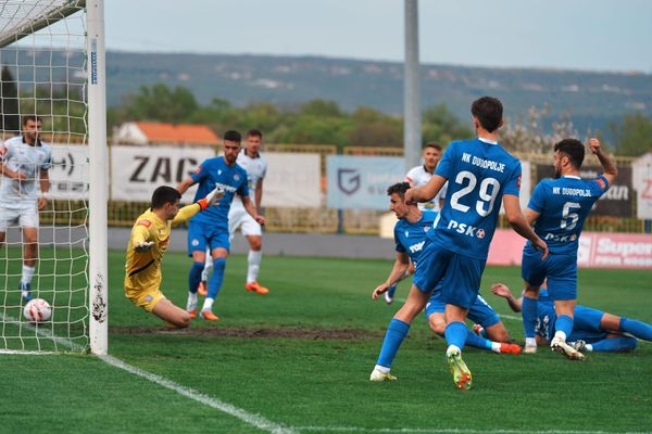 FOTO Podjela bodova u Zmijavcima, Vinjani teško stradali protiv Adriatica