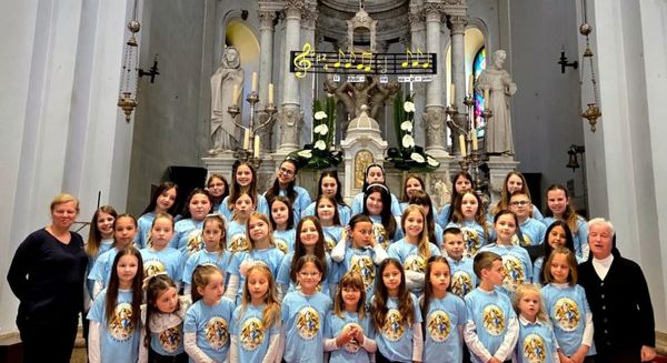 FOTO Zlatna harfa u Imotskom: 500 djece pjesmom slavilo svetog Franju Asiškog