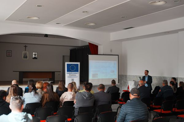 FOTO OPG-EU GREEN u Prološcu: Poljoprivrednicima predstavljene prilike iz europskih fondova