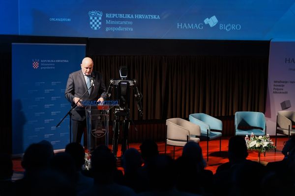 FOTO/VIDEO/AUDIO Ministar Šušnjar na konferenciji o poduzetništvu u Imotskom: "Ovo nisu krajevi u kojima ljudi lako odustaju"