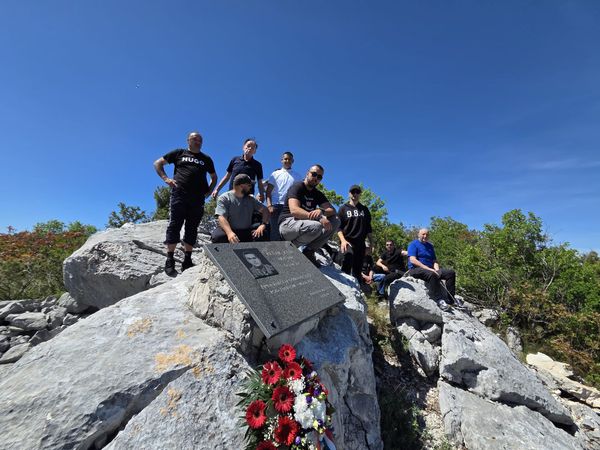 FOTO Započelo obilježavanje 34. obljetnice pogibije Petra Žaje u Aržanu