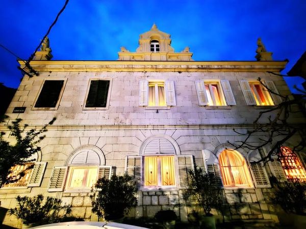 Kultura bez granica: Priče o začetnicima zdravstva i turizma u Imotskom - dr. Josipu Mladinovu i Marku Dundi