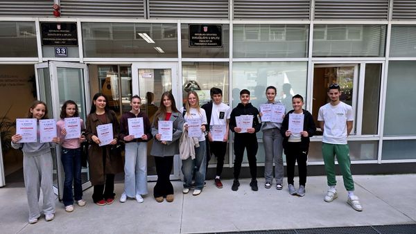 Mladi imotski robotičari, osvajači županijskog Robokupa 2026. stižu na prijem kod gradonačelnika