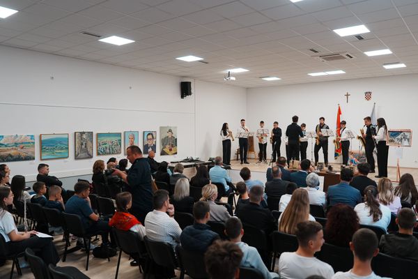FOTO Obilježen prvi Dan zavičaja Imotske krajine: Zajedništvo škola kroz očuvanje i promicanje zavičajne baštine