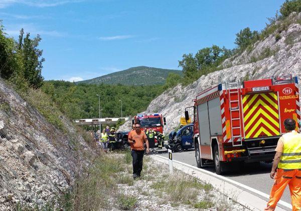 Teška prometna nesreća kod tunela Sveti Ilija: više osoba zatražilo liječničku pomoć