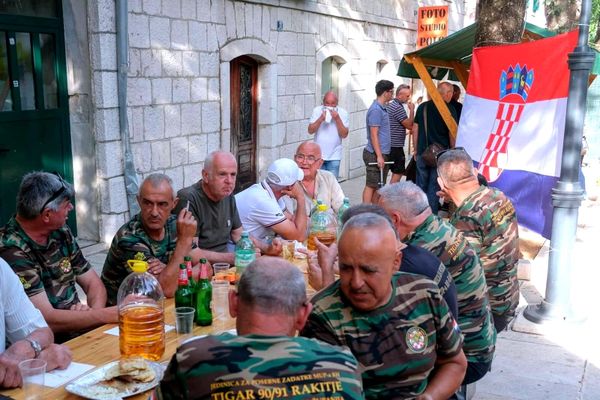 FOTO Imotski u znaku domoljublja: Dan državnosti proslavljen uz zajedništvo, pjesmu i roštilj