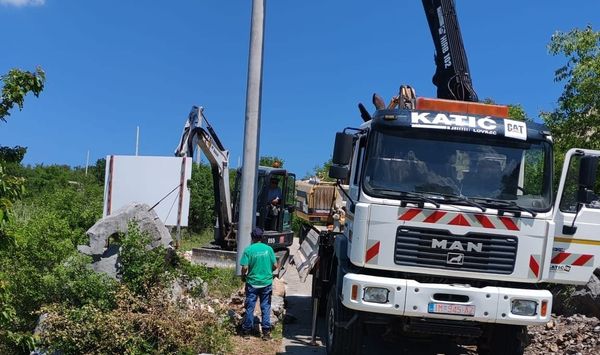 Nakon više desetljeća: Biokovsko selo dobiva novu električnu mrežu