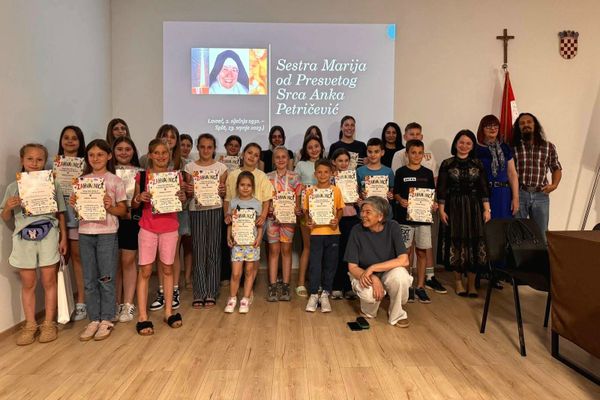 Mladi umjetnici stvarali u čast sestre Marije: Pogledajte tko je osvojio nagrade