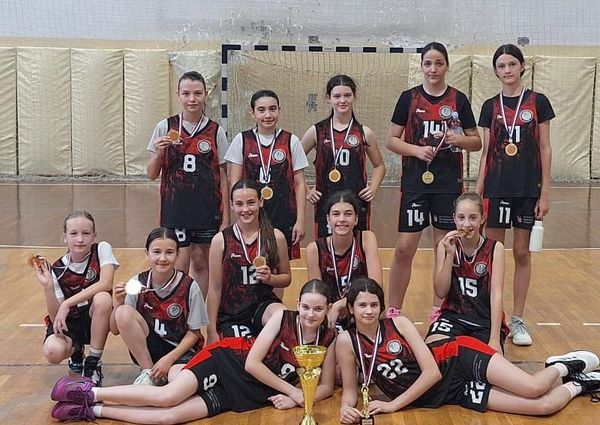 Mlade košarkašice ŽKK Rhea Imotski pokorile turnir u Solinu i osvojile zlato